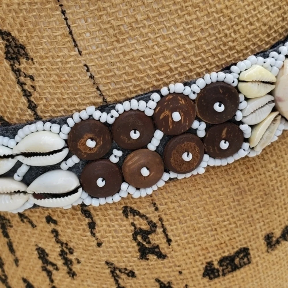 Puka‎ shell hand crafted belt S.M NWOT